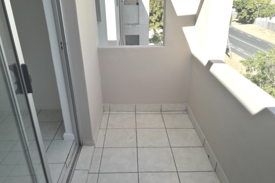 To Let 1 Bedroom Property for Rent in Thornton Western Cape
